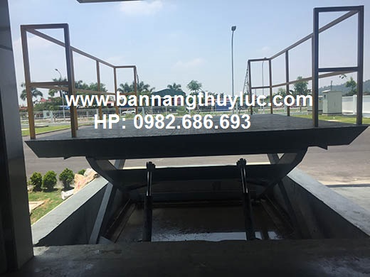 Ban nang thuy luc Dock Lift 10 Tons