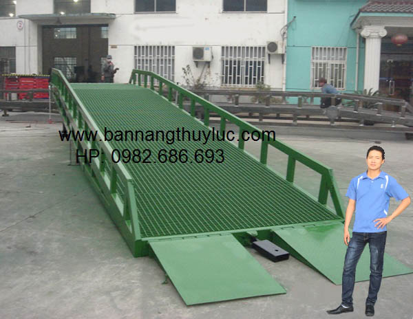 Cầu dẫn lên container