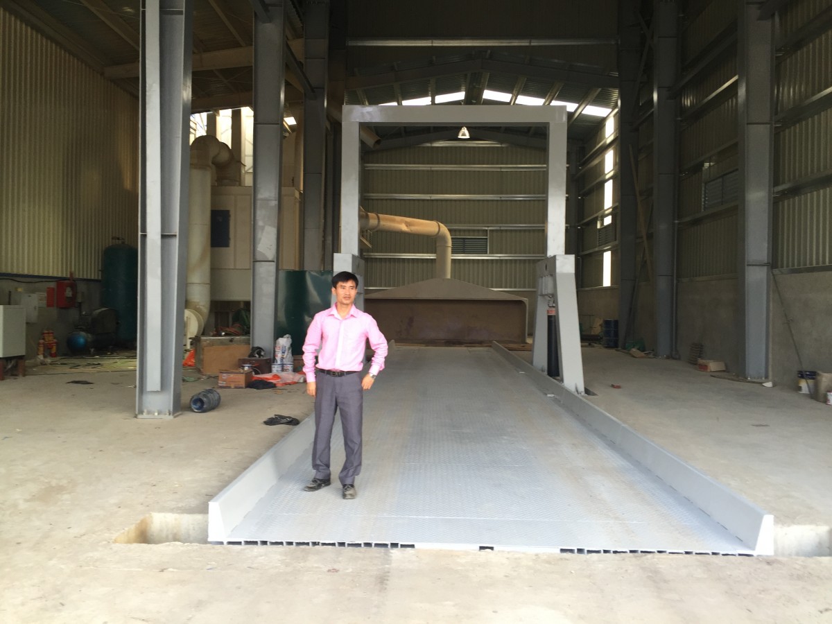 Ban nang thuy luc 100T